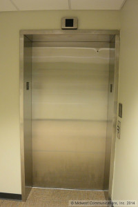 wnętrze kabiny windy